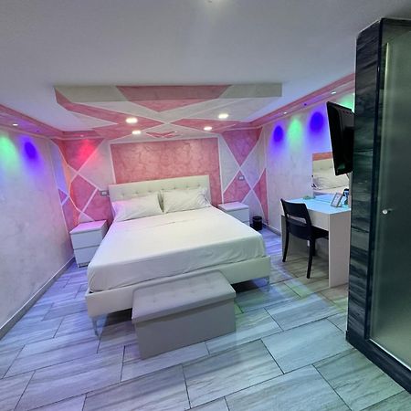 Clopat Vacanze2023 Hotel Naples Luaran gambar