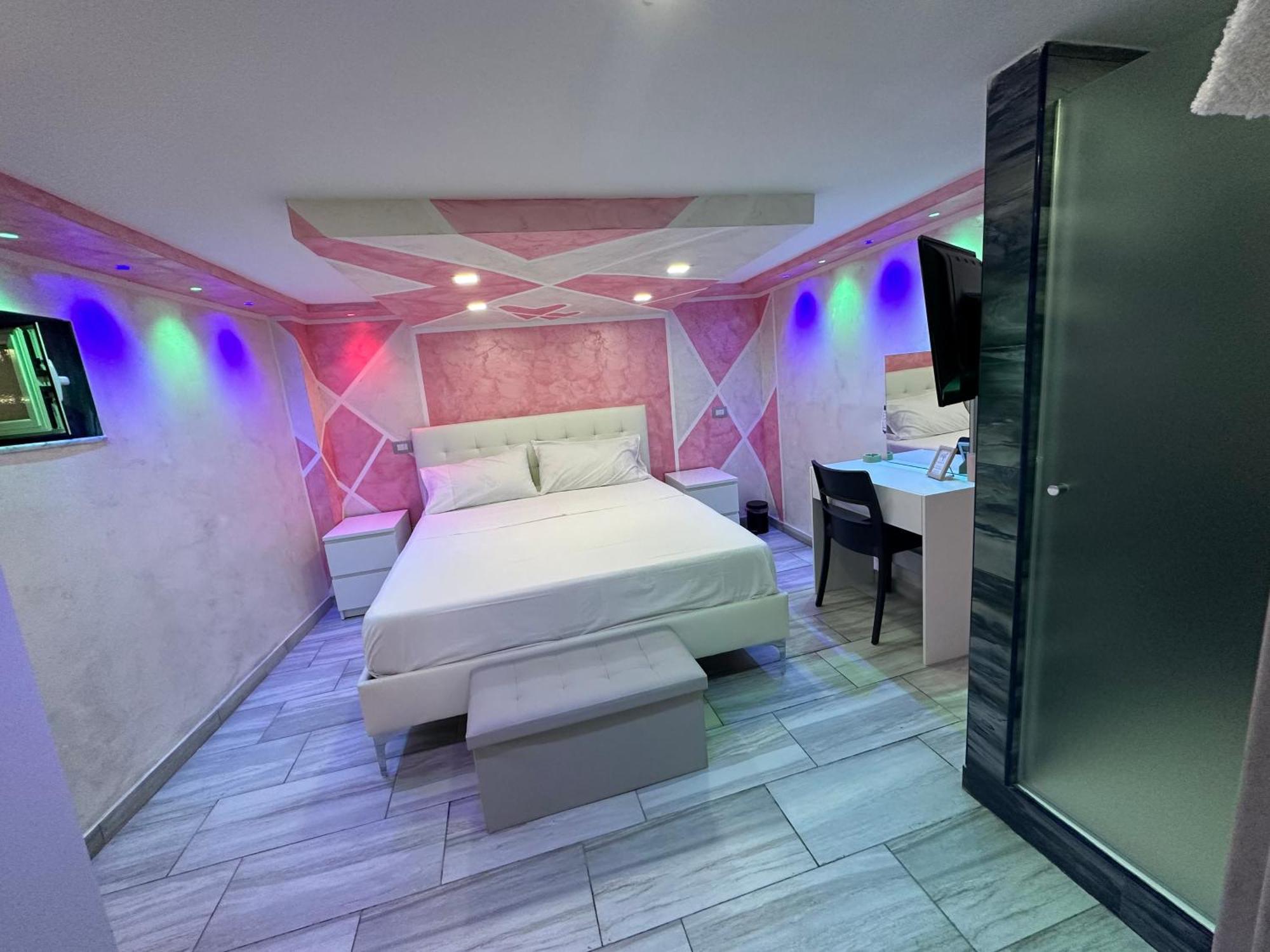 Clopat Vacanze2023 Hotel Naples Luaran gambar